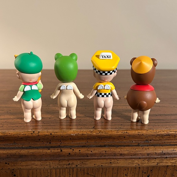 Sonny Angel Lot of 4 Sonny Town Musician, NYC Yellow Taxi Cab, Frog, Raccoon Dog - Picture 2 of 4